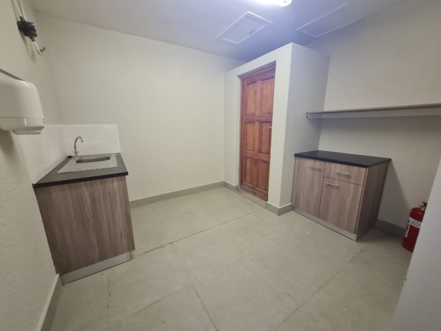 To Let Commercial Property for Rent in Wynberg Western Cape